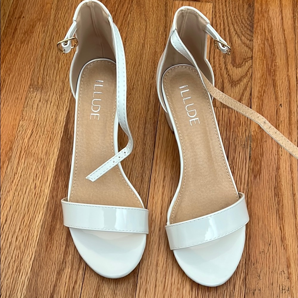 Women's Cream Heels